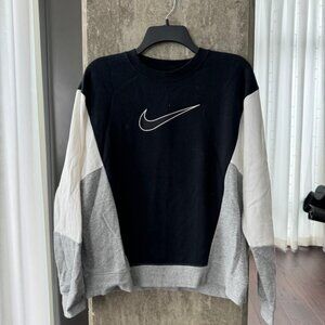 Nike Colorblock Sweatshirt